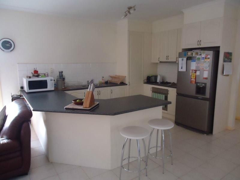 81 Earlsfield Drive, Berwick VIC 3806