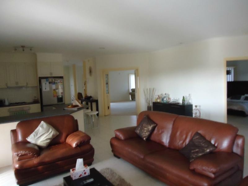 81 Earlsfield Drive, Berwick VIC 3806