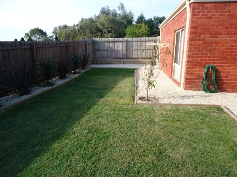 81 Earlsfield Drive, Berwick VIC 3806
