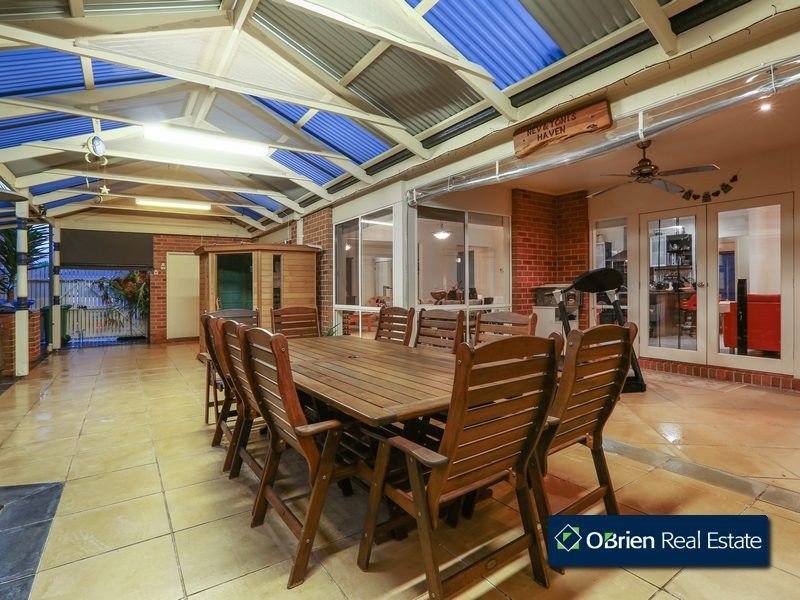 21 McCubbin Way, Berwick VIC 3806