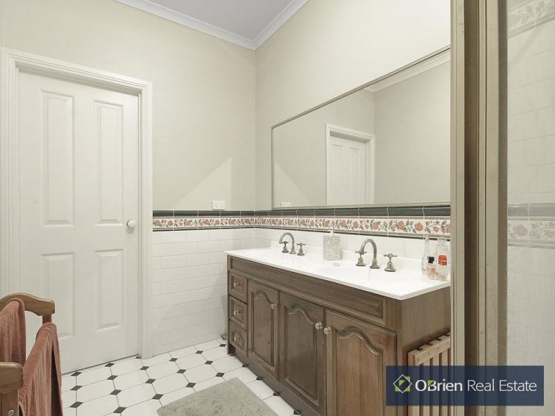 9 Foxglove Court, Cranbourne North VIC 3977