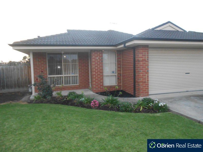 9 Lauren Square, Pakenham VIC 3810