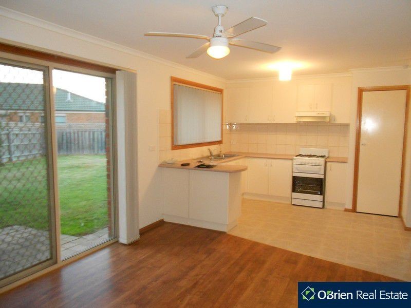 9 Lauren Square, Pakenham VIC 3810