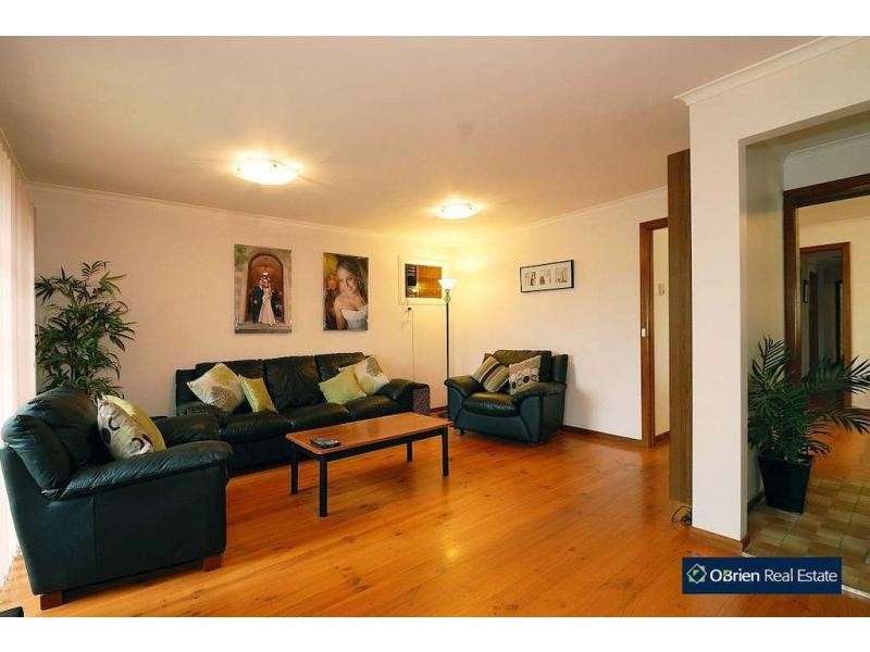 11 Struan Avenue, Endeavour Hills VIC 3802