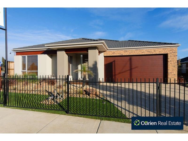 14 John Russell Road, Cranbourne VIC 3977