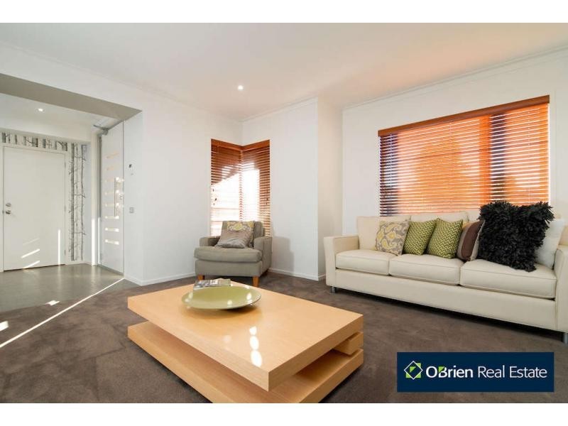 14 John Russell Road, Cranbourne VIC 3977