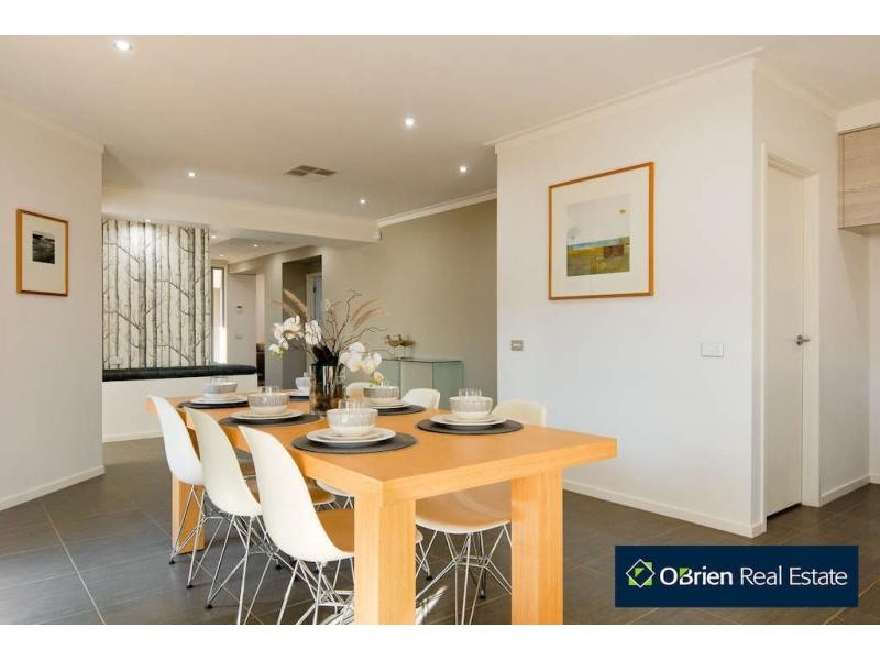 14 John Russell Road, Cranbourne VIC 3977