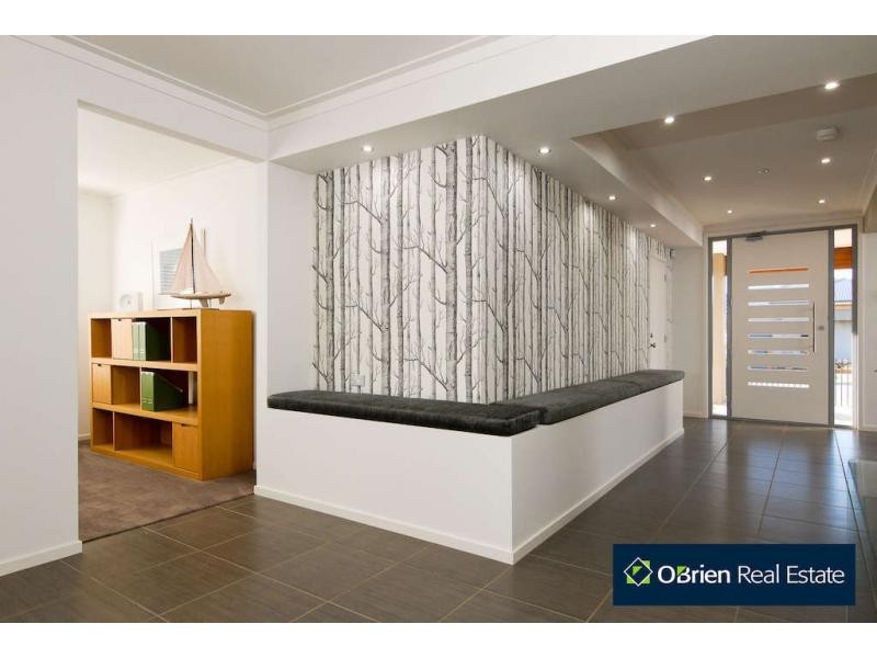 14 John Russell Road, Cranbourne VIC 3977