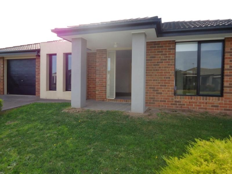 21 Sing Crescent, Berwick VIC 3806