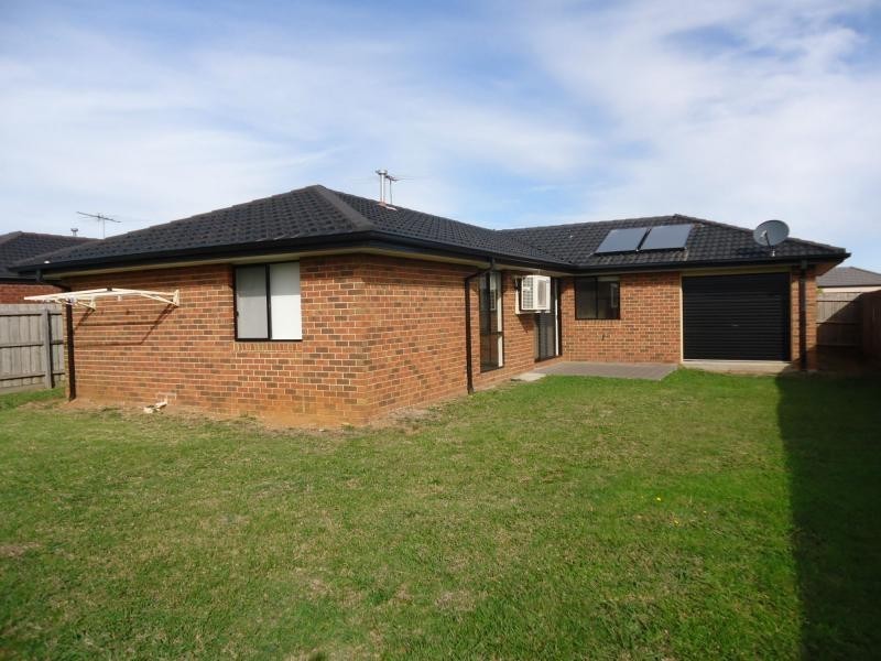 21 Sing Crescent, Berwick VIC 3806