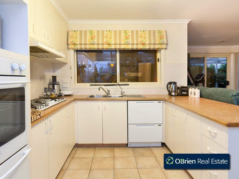 84 Earlsfield Drive, Berwick VIC 3806