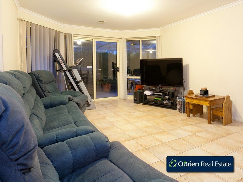 84 Earlsfield Drive, Berwick VIC 3806