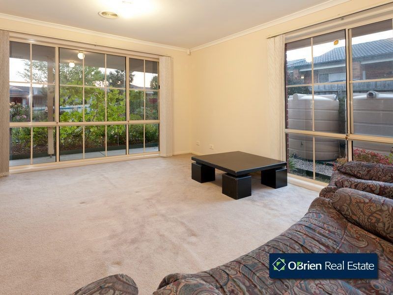 84 Earlsfield Drive, Berwick VIC 3806