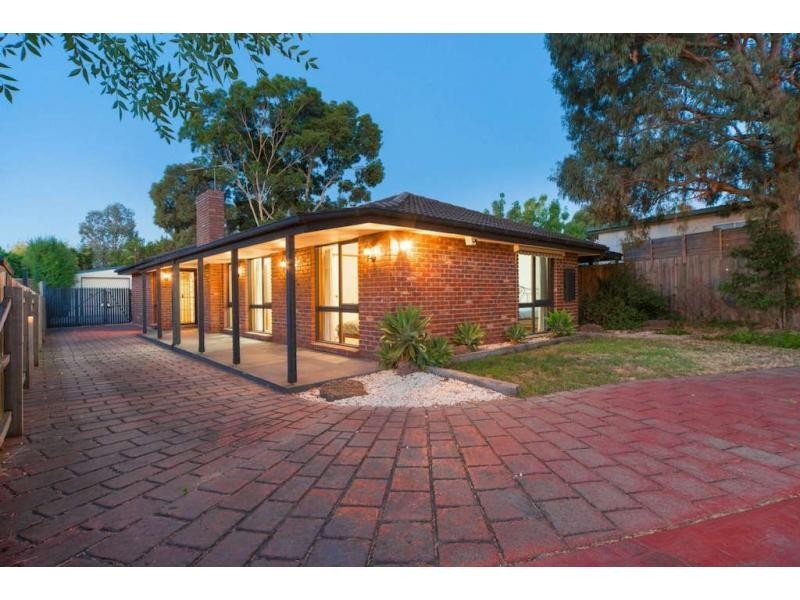 60 Saxonwood Drive, Narre Warren VIC 3805