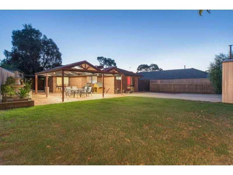 60 Saxonwood Drive, Narre Warren VIC 3805