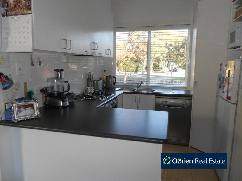 47 Leonard Avenue, Berwick VIC 3806