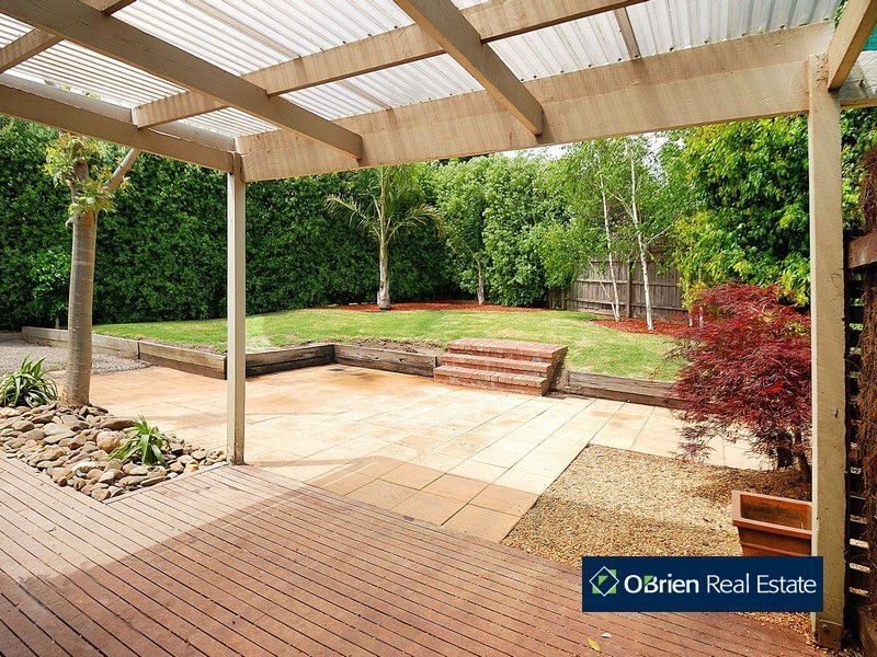 10 Minka Place, Skye VIC 3977