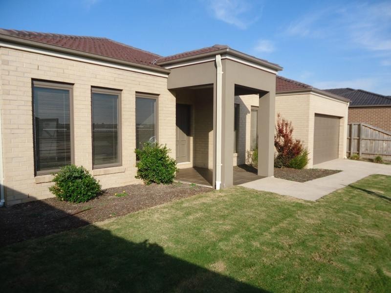 3 Illes Court, Berwick VIC 3806