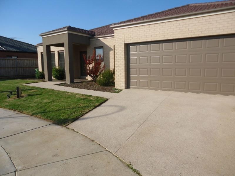 3 Illes Court, Berwick VIC 3806