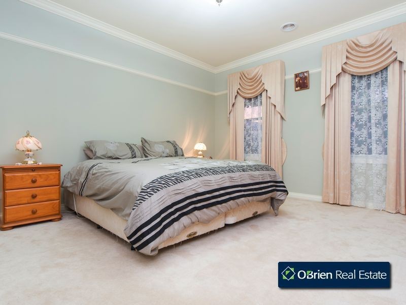 16 Leisurewood Drive, Berwick VIC 3806