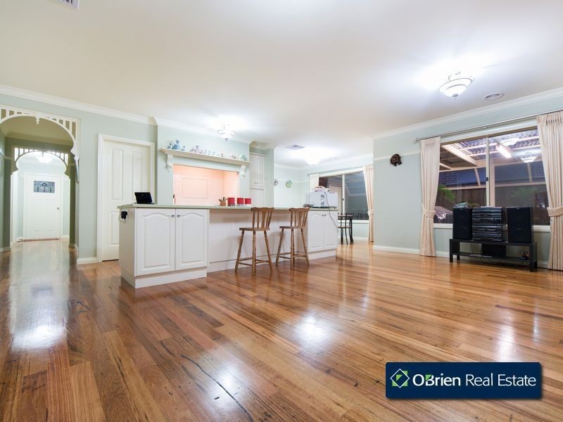 16 Leisurewood Drive, Berwick VIC 3806