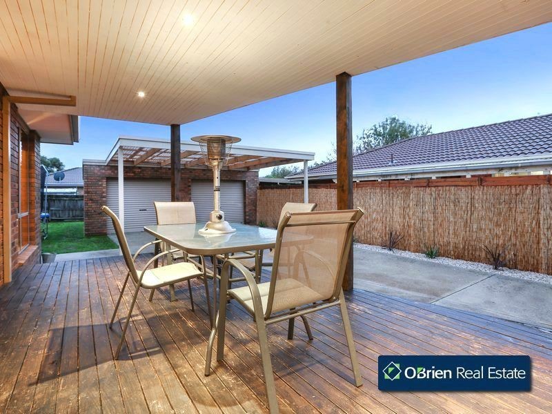 32 Howey Road, Pakenham VIC 3810