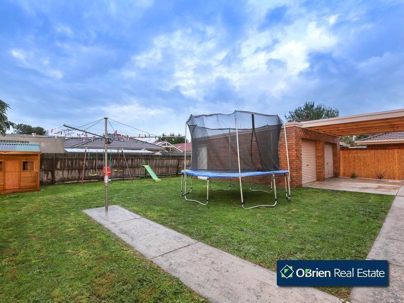32 Howey Road, Pakenham VIC 3810