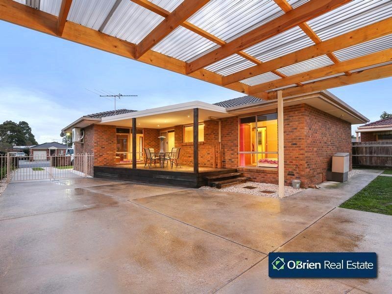 32 Howey Road, Pakenham VIC 3810