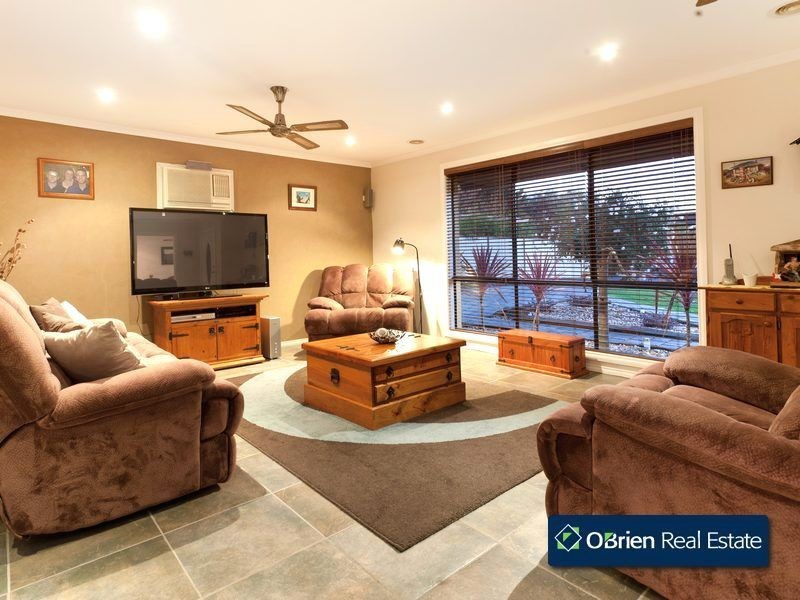 4 Ettrick Place, Berwick VIC 3806