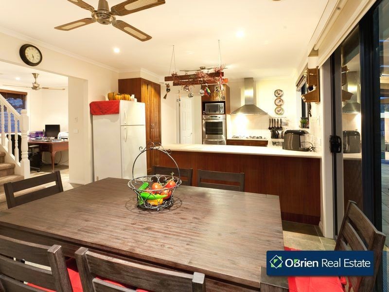 4 Ettrick Place, Berwick VIC 3806