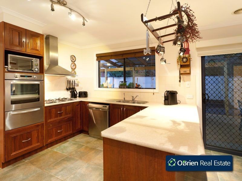 4 Ettrick Place, Berwick VIC 3806