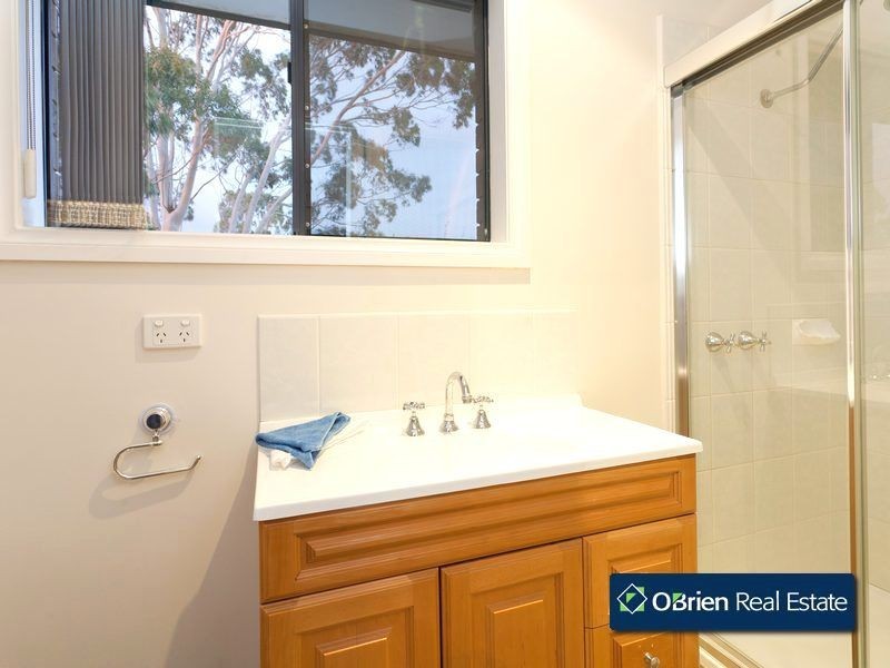 4 Ettrick Place, Berwick VIC 3806