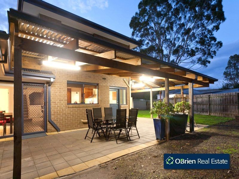 4 Ettrick Place, Berwick VIC 3806