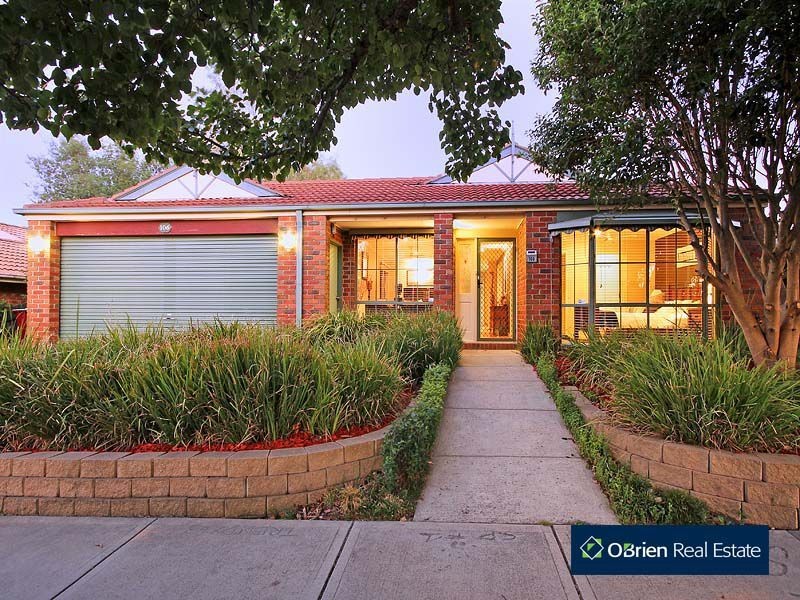 106 Oakgrove Drive, Narre Warren South VIC 3805