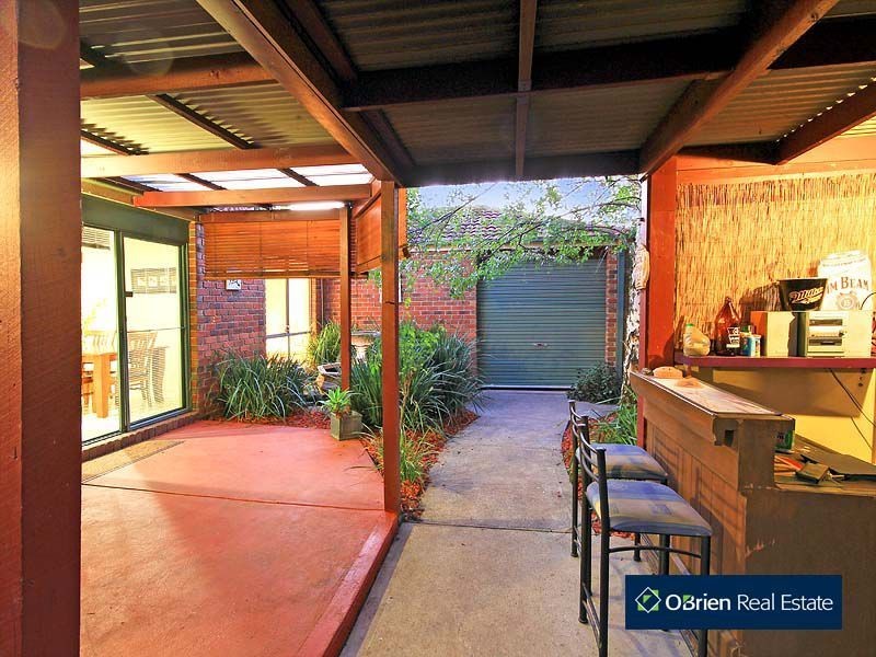 106 Oakgrove Drive, Narre Warren South VIC 3805