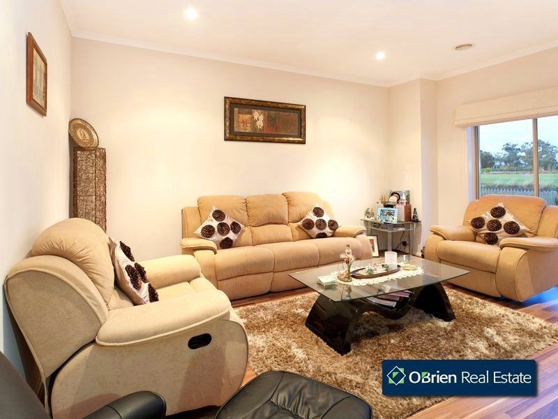 97 Golden Grove Drive, Narre Warren South VIC 3805