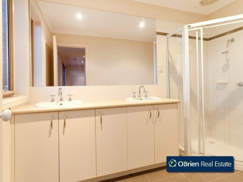 97 Golden Grove Drive, Narre Warren South VIC 3805