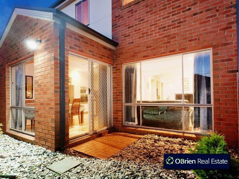 97 Golden Grove Drive, Narre Warren South VIC 3805