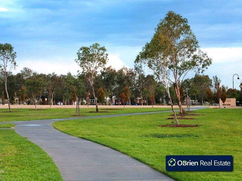 97 Golden Grove Drive, Narre Warren South VIC 3805