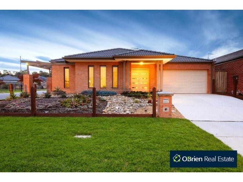 5 Devine Drive, Pakenham VIC 3810