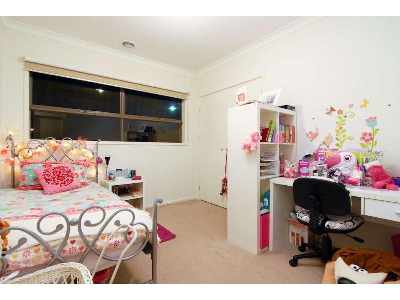 5 Devine Drive, Pakenham VIC 3810