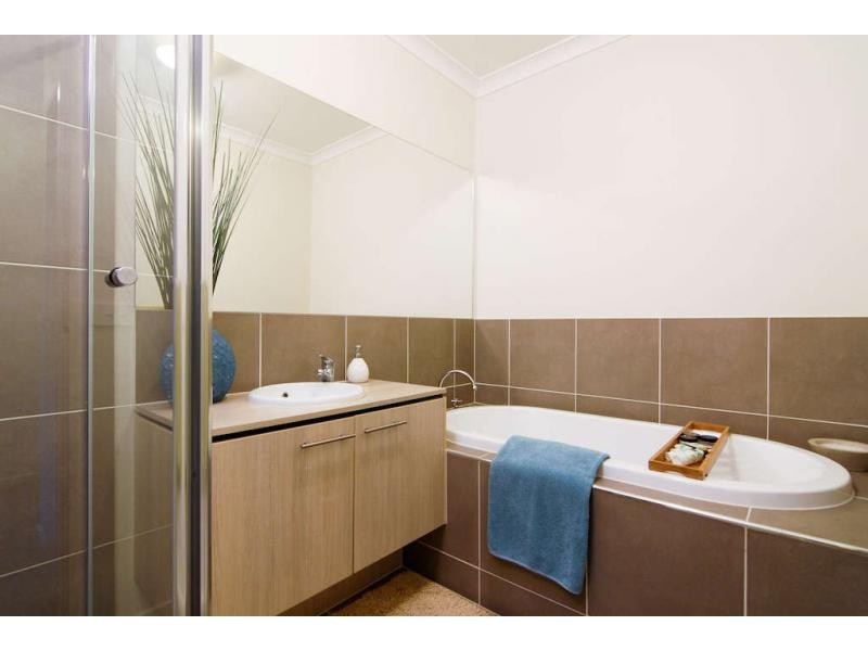 5 Devine Drive, Pakenham VIC 3810