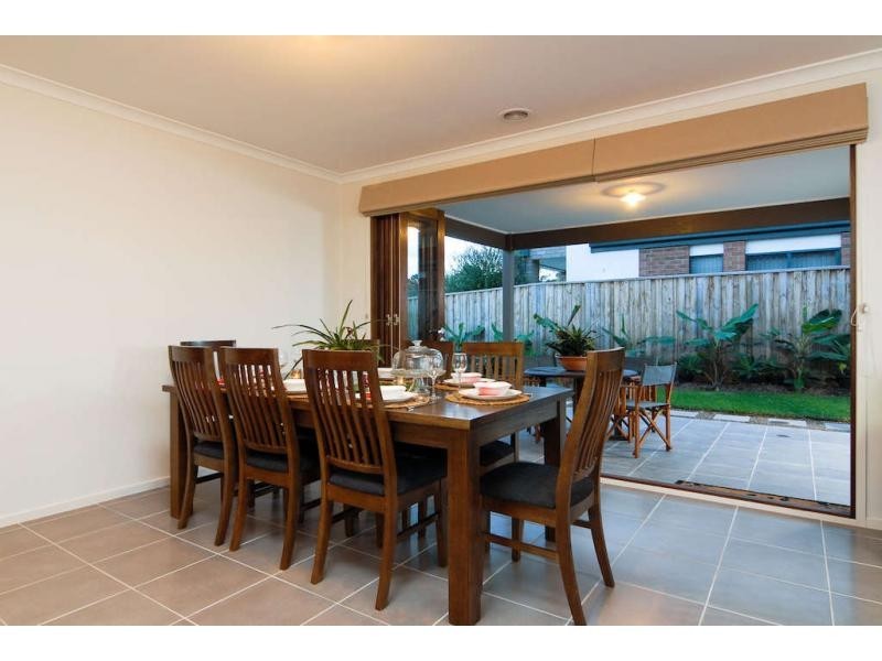 5 Devine Drive, Pakenham VIC 3810