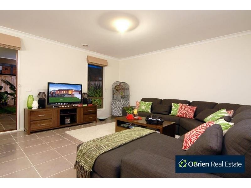 5 Devine Drive, Pakenham VIC 3810