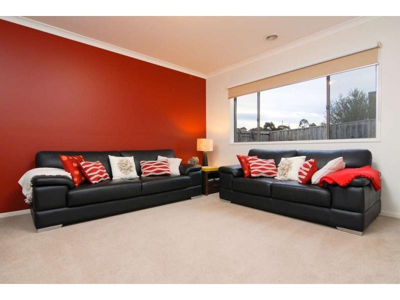5 Devine Drive, Pakenham VIC 3810