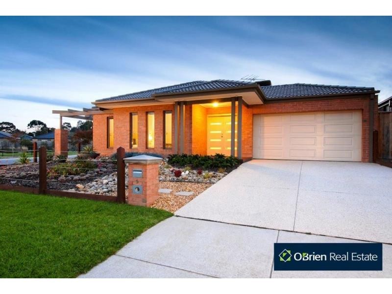 5 Devine Drive, Pakenham VIC 3810