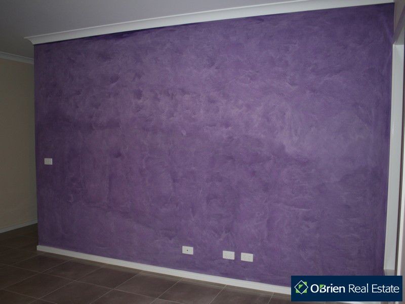 15 Hemingway Grove, Cranbourne West VIC 3977