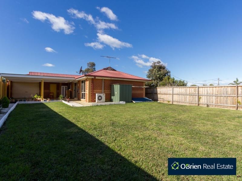 12 Douglas Court, Cranbourne West VIC 3977