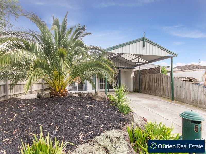 54 Rachel Drive, Cranbourne North VIC 3977