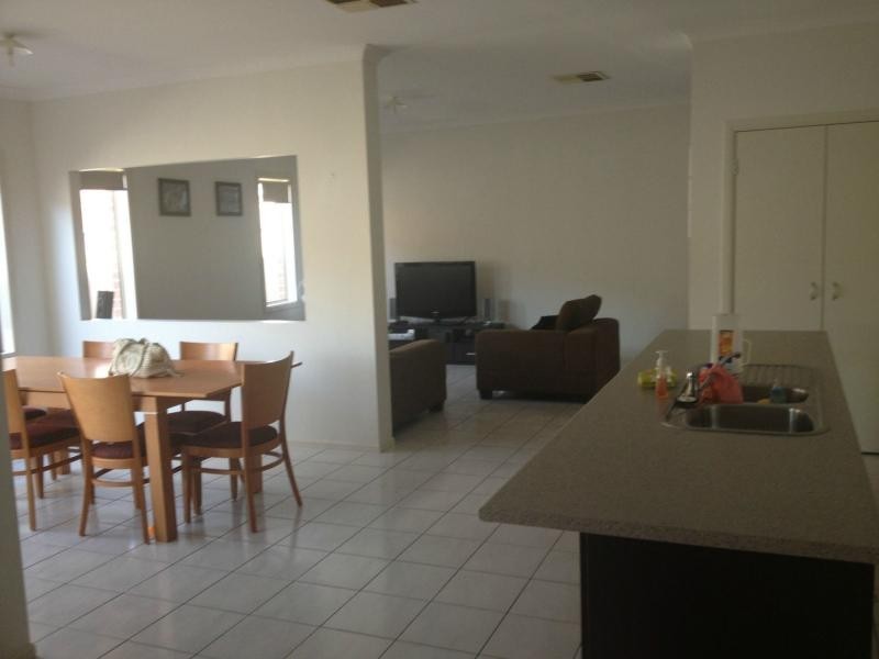 18 Murchinson Link, Pakenham VIC 3810